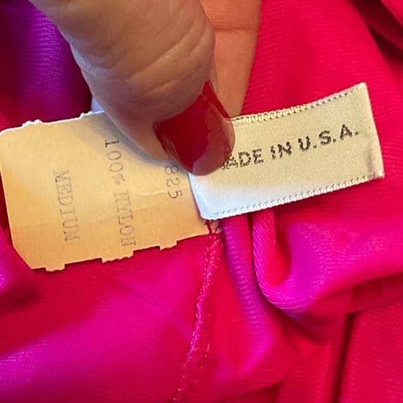 NWT Vintage Long Sleeve Fuchsia and Cream Trim Sleepwear Nightgown Size Medium - Picture 8 of 9